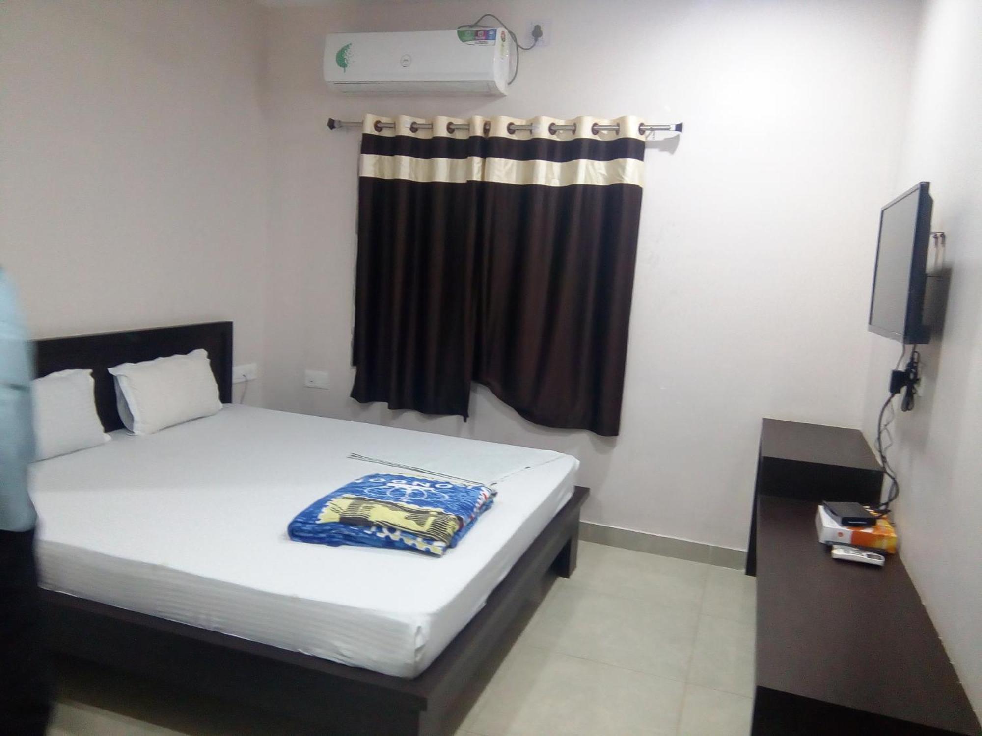 Hotel Indraprasth Balangir Екстериор снимка