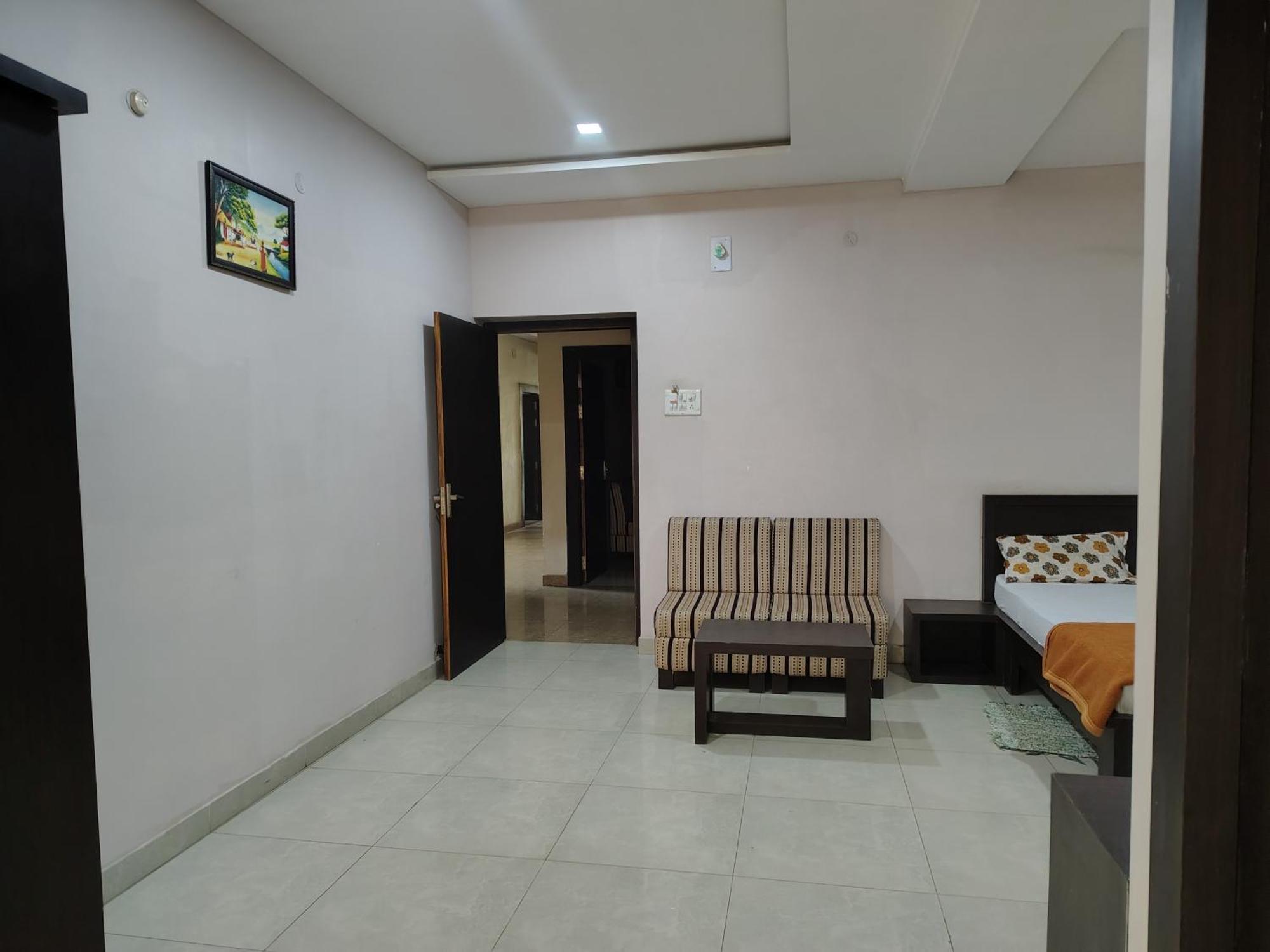 Hotel Indraprasth Balangir Екстериор снимка