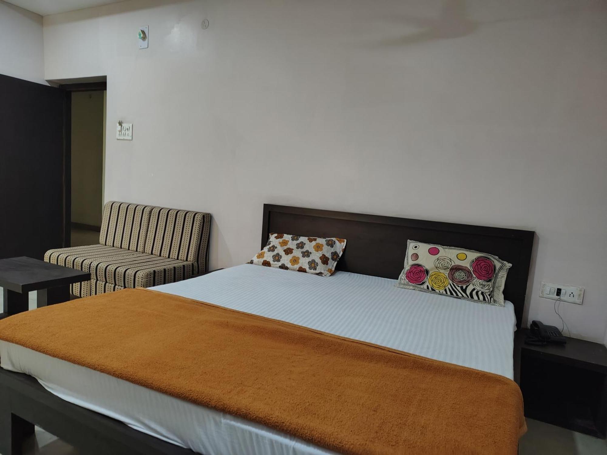 Hotel Indraprasth Balangir Екстериор снимка